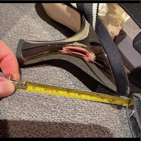 Authentic Fendi Colibri - Picture 6 of 8